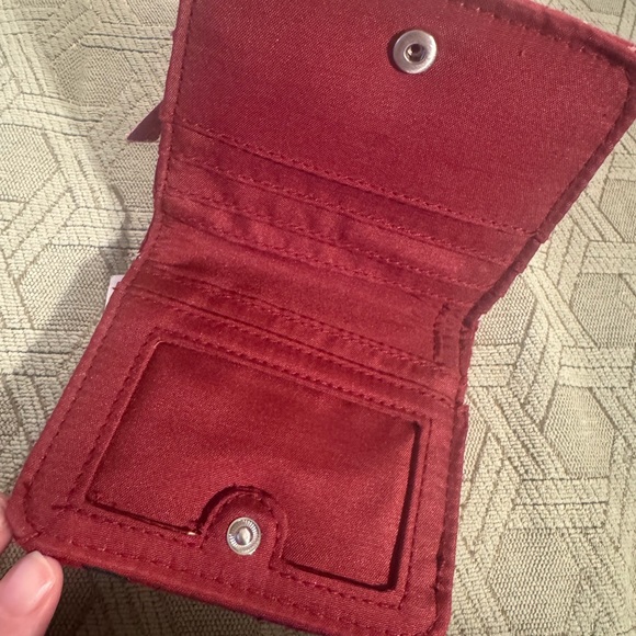 Vera Bradley Essential Small Cotton Wallet in "Holiday Hounds" new with tags - Picture 4 of 4